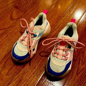 Girls tennis sneakers
